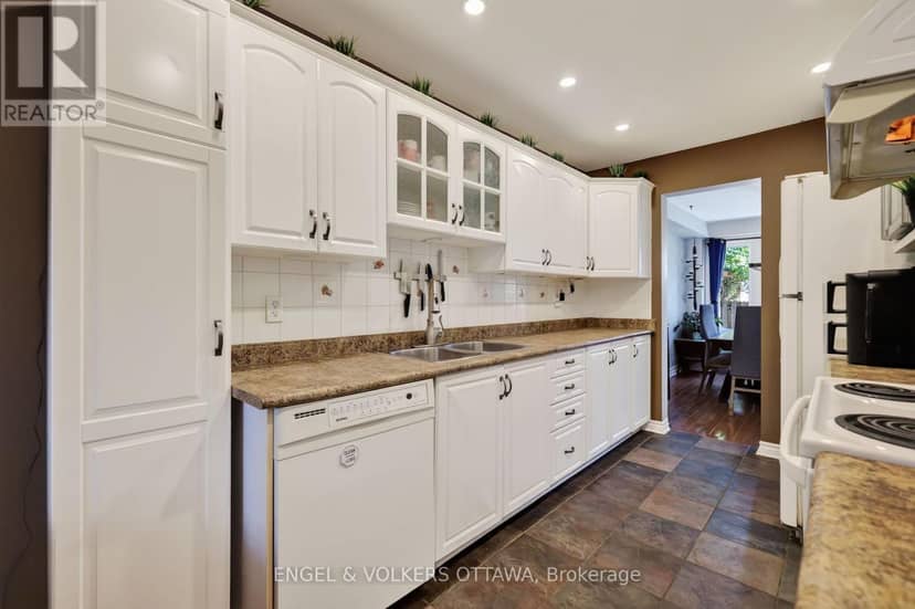 9 Streamwood Lane — photo 8 of 40