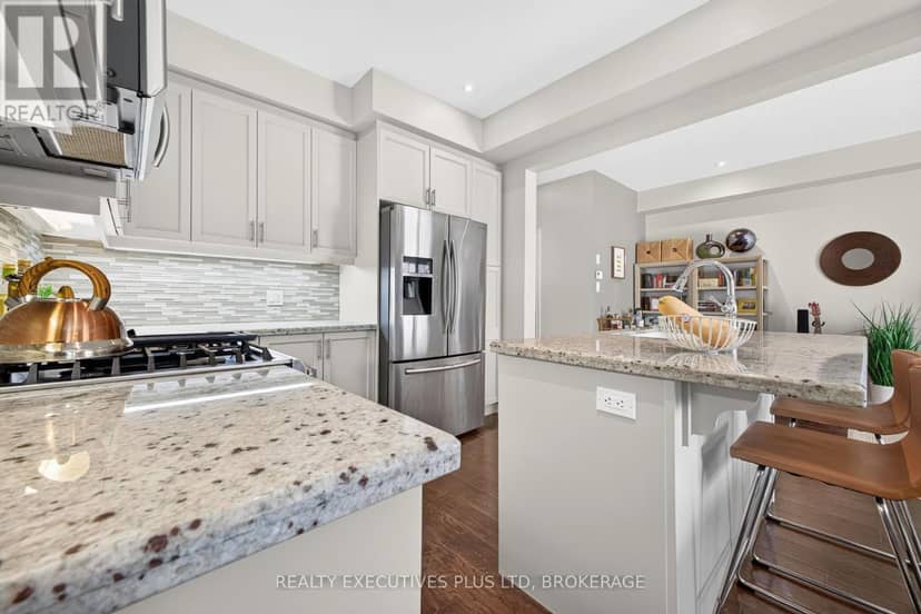 9 - 43 Kerman Avenue — photo 19 of 40