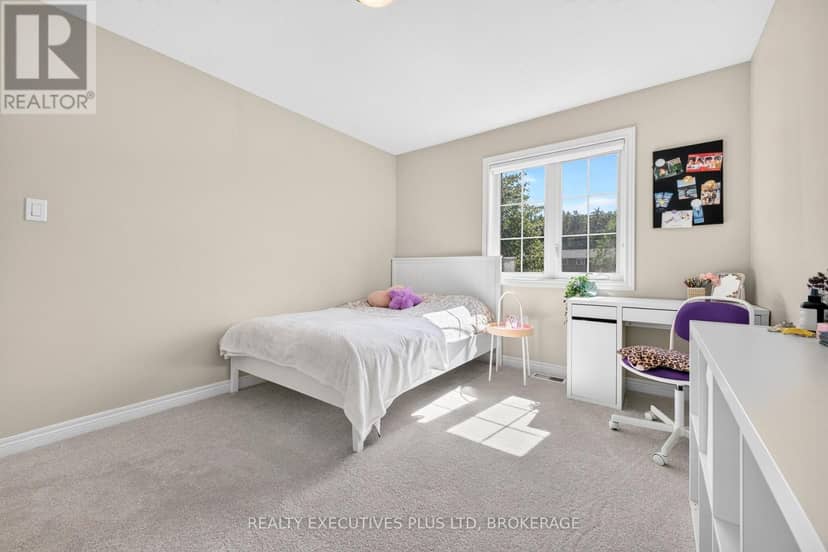 9 - 43 Kerman Avenue — photo 40 of 40
