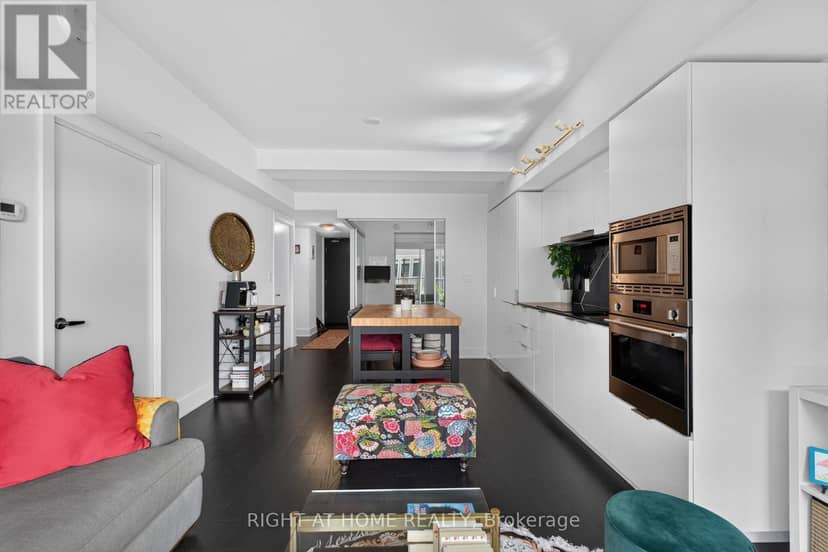 1809 - 955 Bay Street — photo 14 of 40