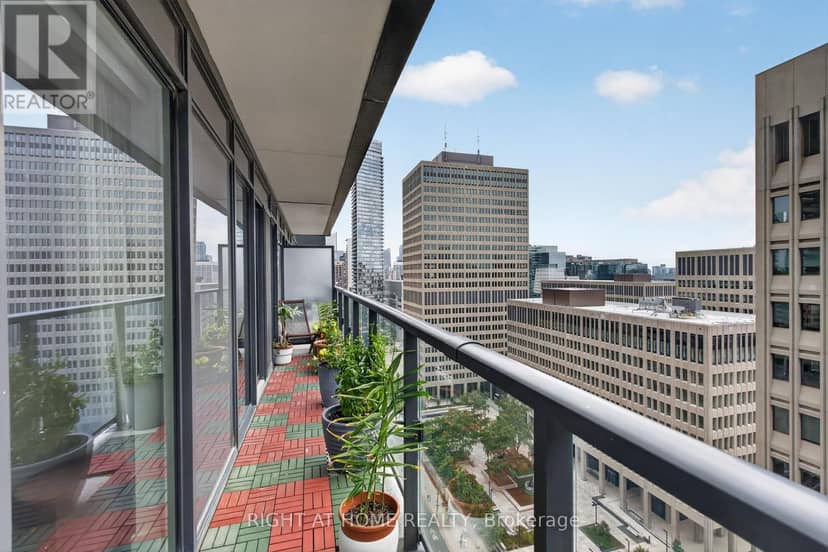 1809 - 955 Bay Street — photo 19 of 40