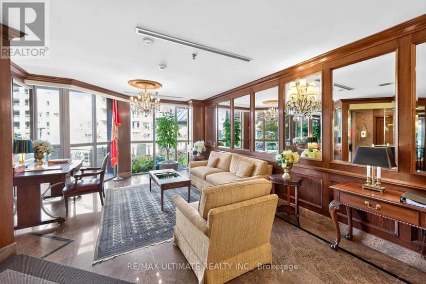 218 - 215 The Donway W — photo 2 of 40