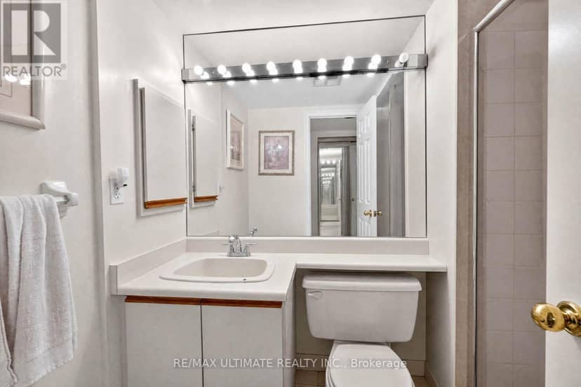 218 - 215 The Donway W — photo 32 of 40