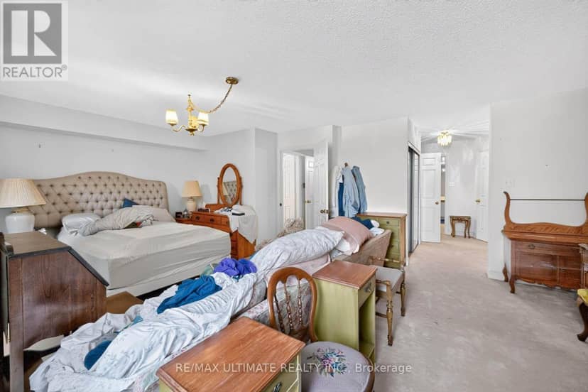 218 - 215 The Donway W — photo 33 of 40