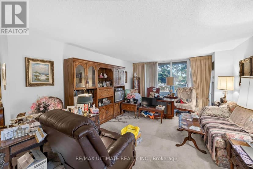 218 - 215 The Donway W — photo 7 of 40