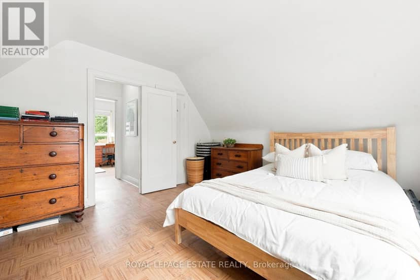 72 Manderley Drive — photo 18 of 27