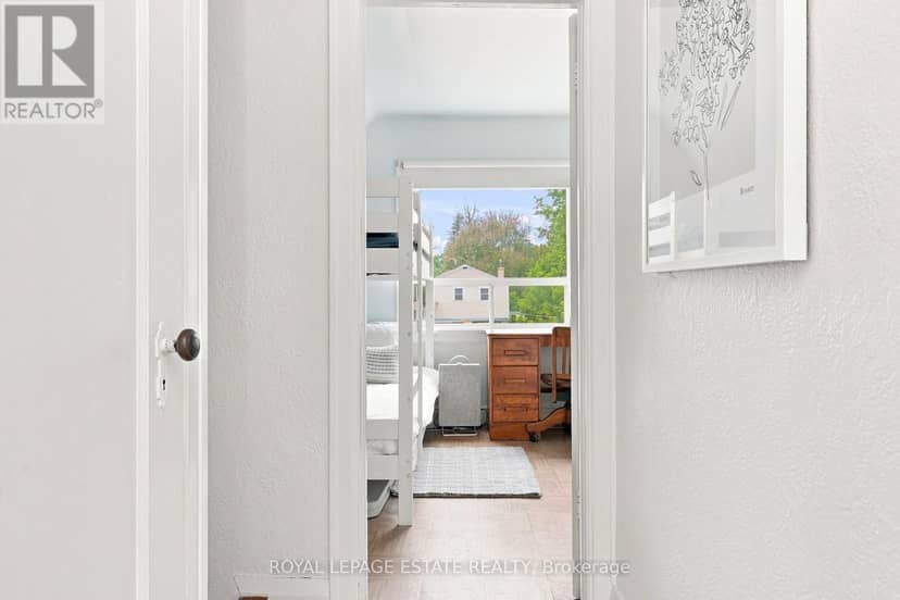 72 Manderley Drive — photo 19 of 27