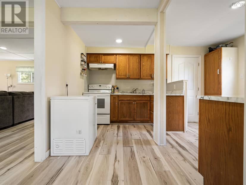 98 Dyke Road — photo 15 of 40