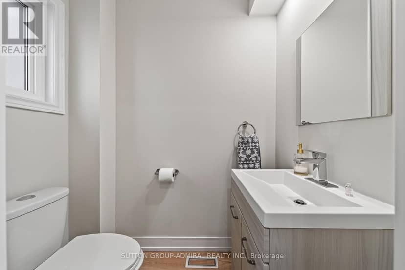 770 Pam Crescent — photo 33 of 36