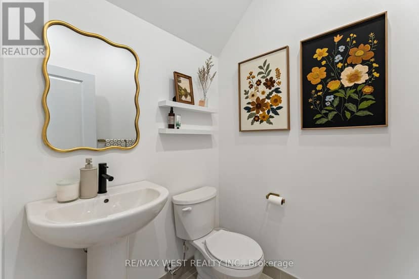 134 Covington Crescent — photo 8 of 38