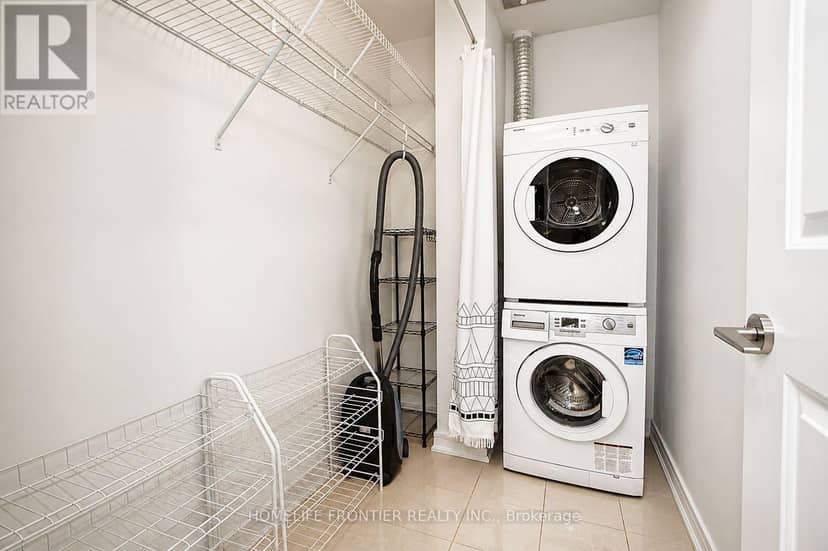 218 - 9191 Yonge Street — photo 11 of 28