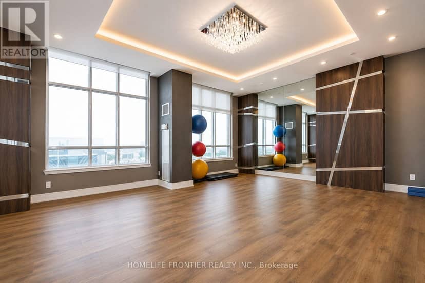 218 - 9191 Yonge Street — photo 24 of 28