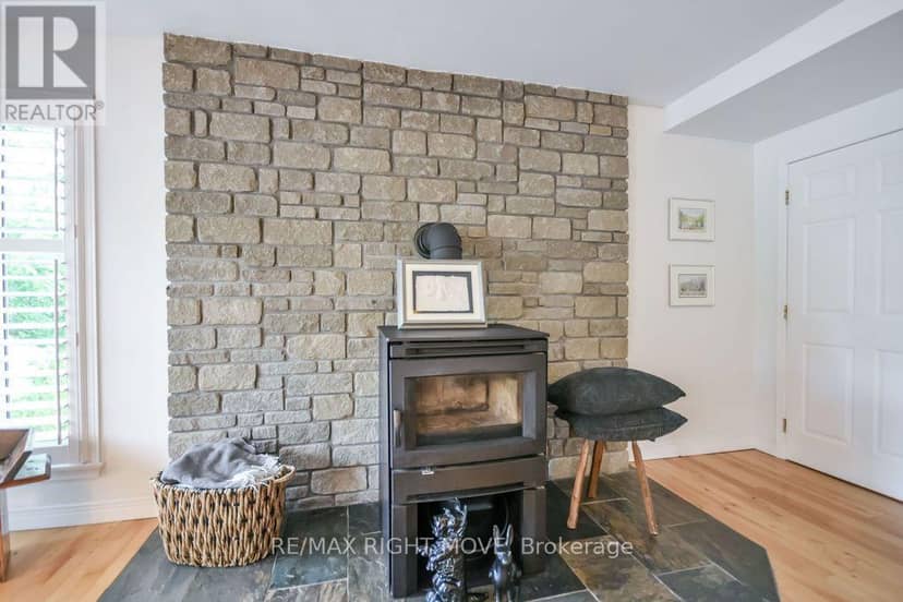 2640 Westshore Crescent — photo 16 of 40