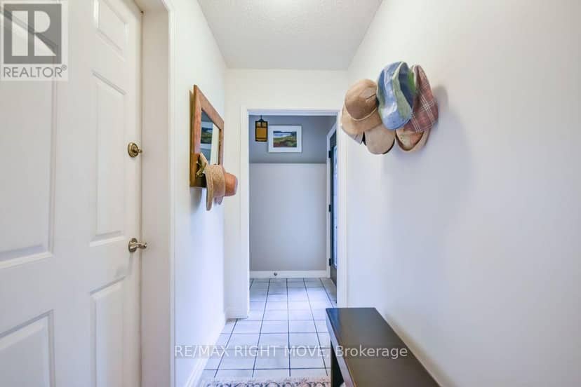2640 Westshore Crescent — photo 19 of 40