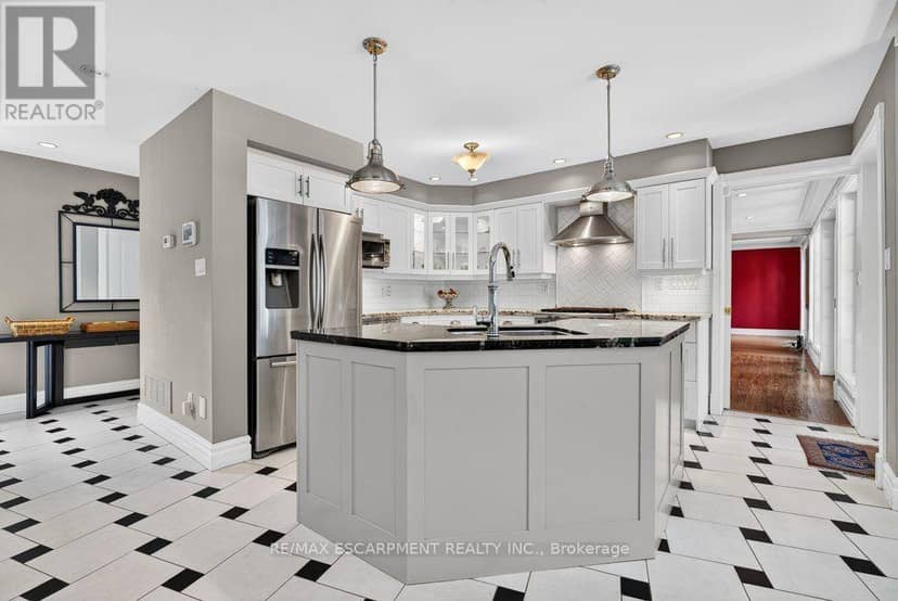 3151 Lakeshore Road — photo 12 of 40