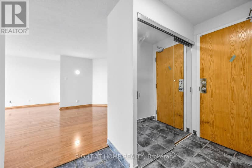 1711 - 41 Markbrook Lane — photo 4 of 37