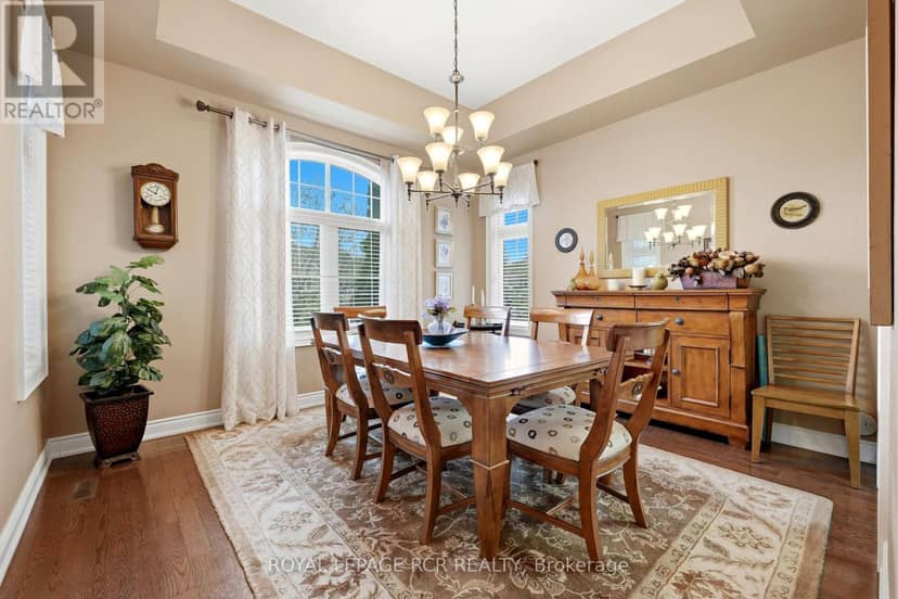 8 Masters Creek Boulevard — photo 10 of 40