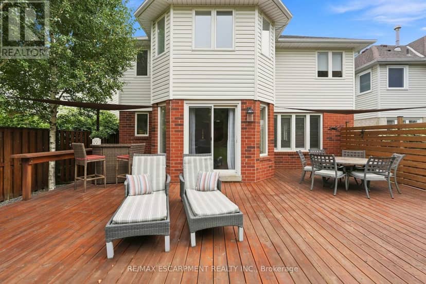 48 Bridgeport Crescent — photo 38 of 40