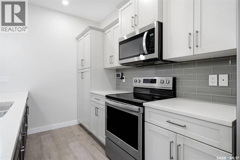 4241 E Keller AVENUE — photo 10 of 40