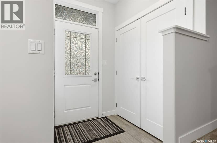 4241 E Keller AVENUE — photo 3 of 40