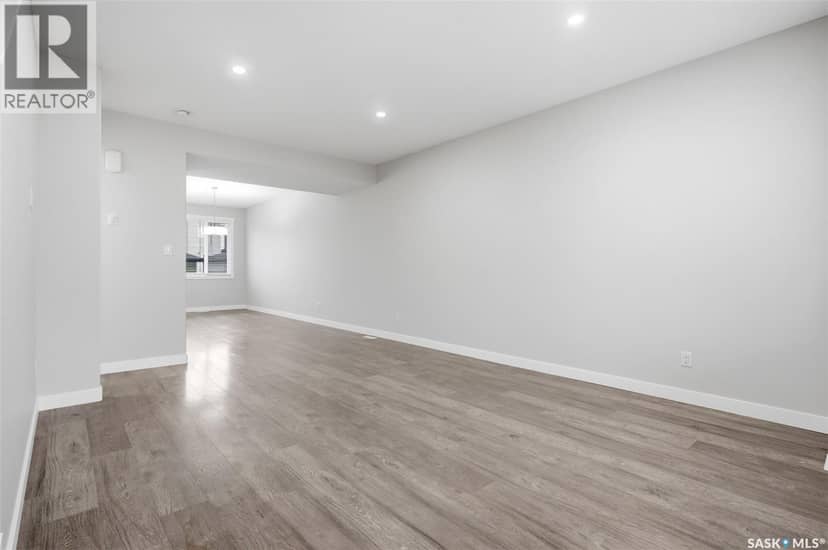 4241 E Keller AVENUE — photo 5 of 40