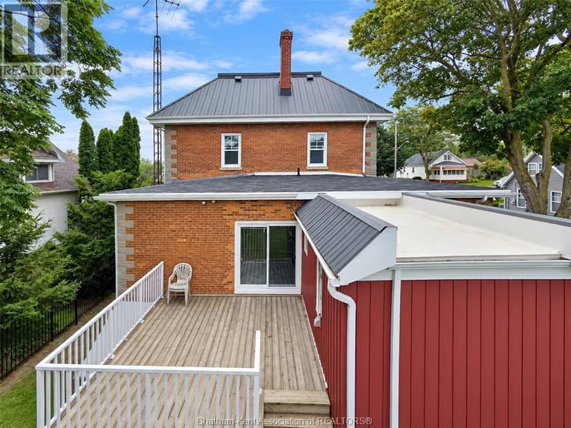 86 Chatham STREET North — photo 10 of 40