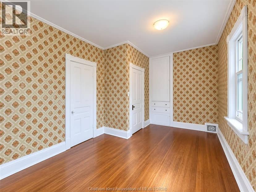 86 Chatham STREET North — photo 12 of 40