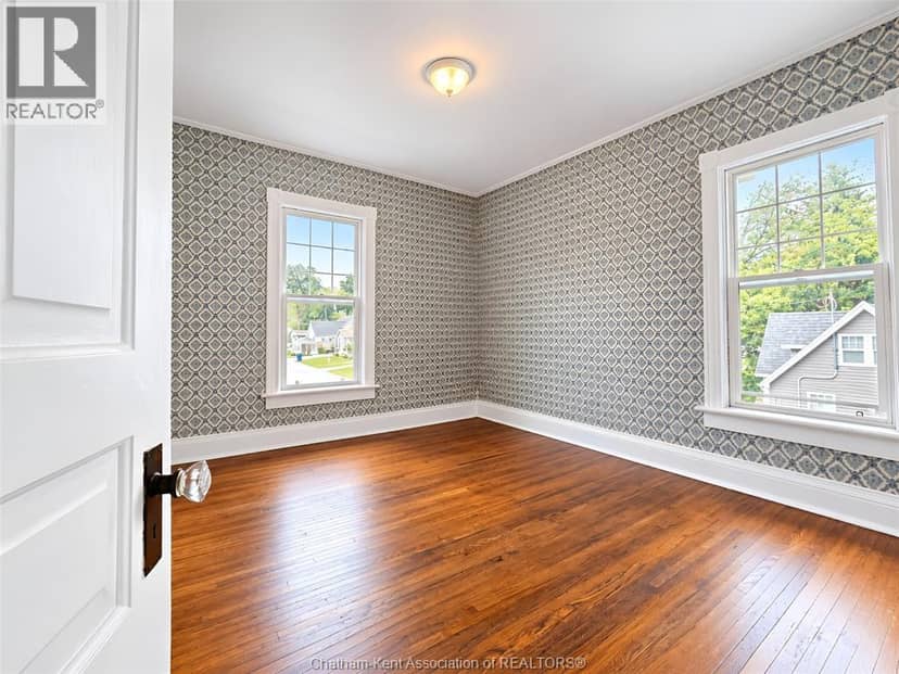 86 Chatham STREET North — photo 37 of 40