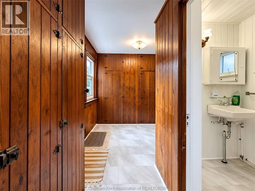 86 Chatham STREET North — photo 40 of 40
