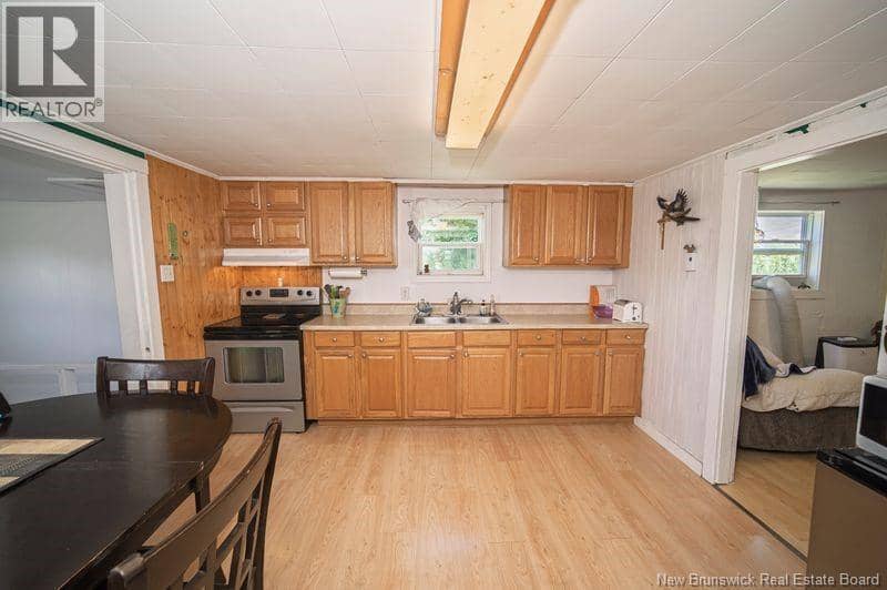 398 Greenfield Road — photo 5 of 16