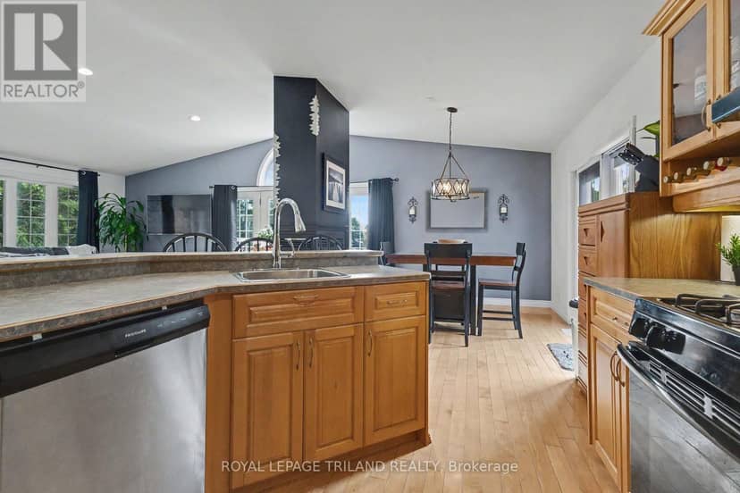 10234 Julie Avenue — photo 17 of 40