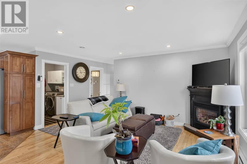 3 NATHANIEL Drive — photo 10 of 38