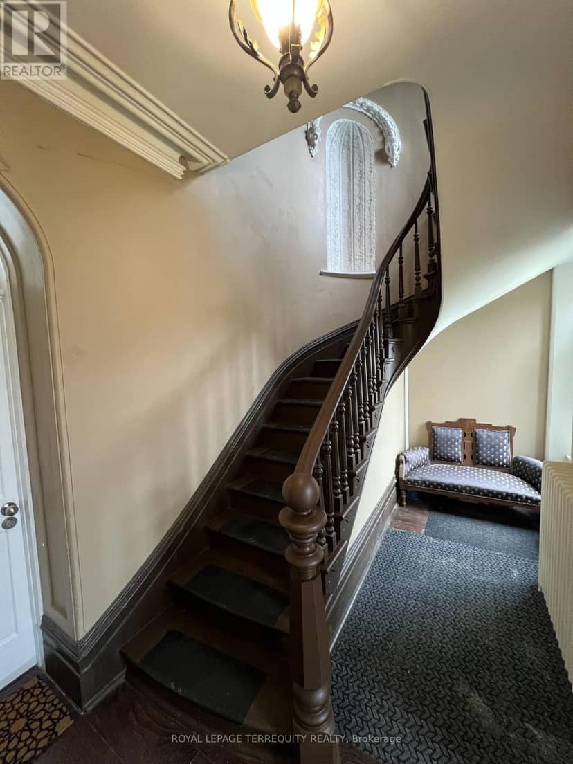 51 Nassau Street — photo 2 of 38