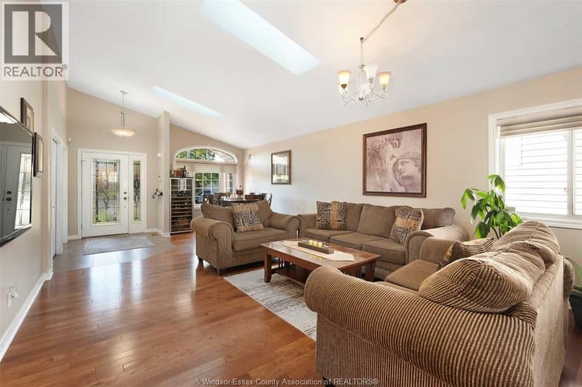 4530 Sassafras — photo 8 of 38