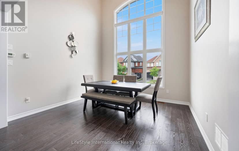 48 Hawke Crescent — photo 13 of 40