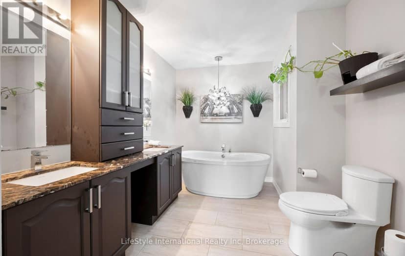 48 Hawke Crescent — photo 35 of 40