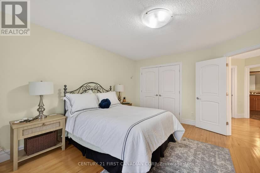 2 - 7222 Clayton Walk — photo 29 of 40