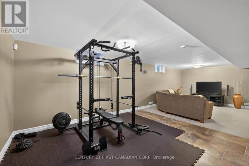 2 - 7222 Clayton Walk — photo 37 of 40