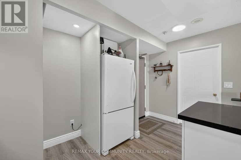1409 - 140 Dunlop Street E — photo 9 of 40