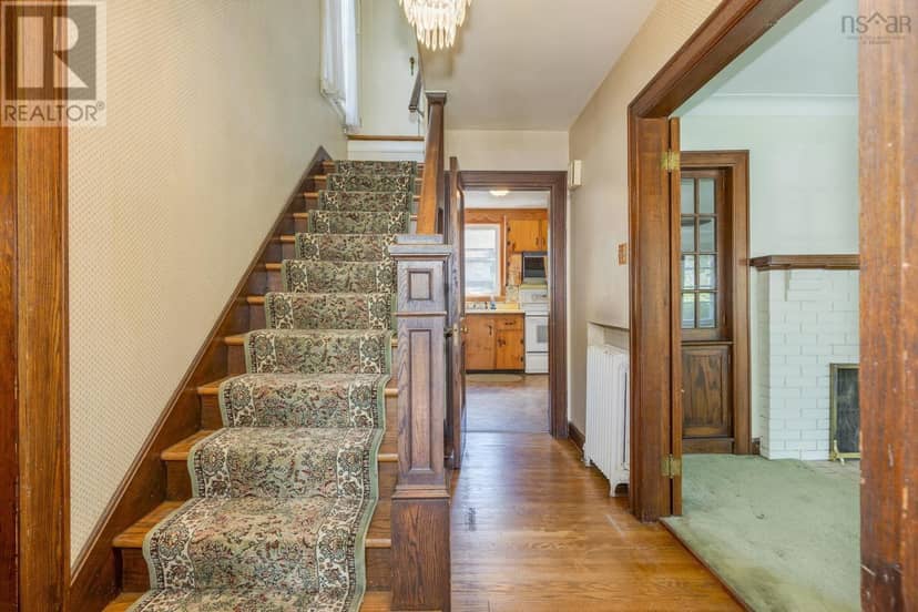 1031 Marlborough Avenue — photo 6 of 40