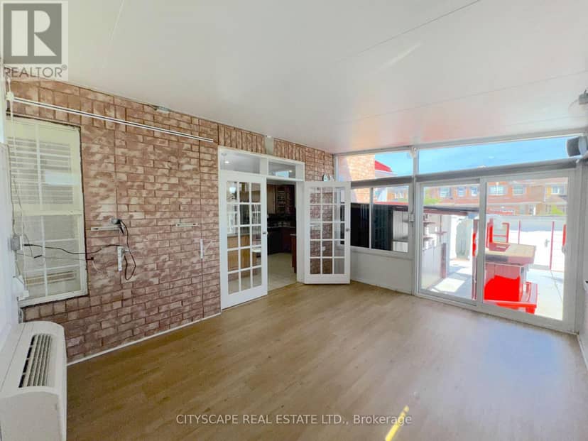 24 Eastway Street — photo 19 of 40