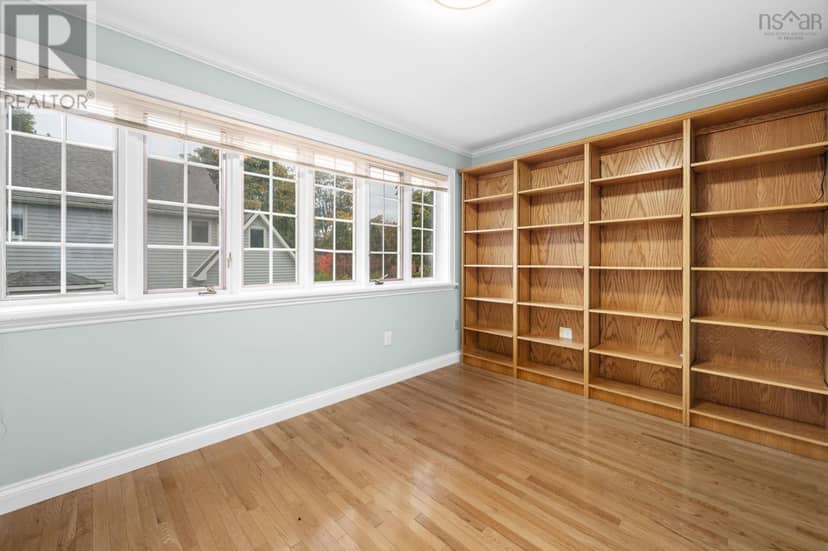 916 Young Avenue — photo 14 of 40