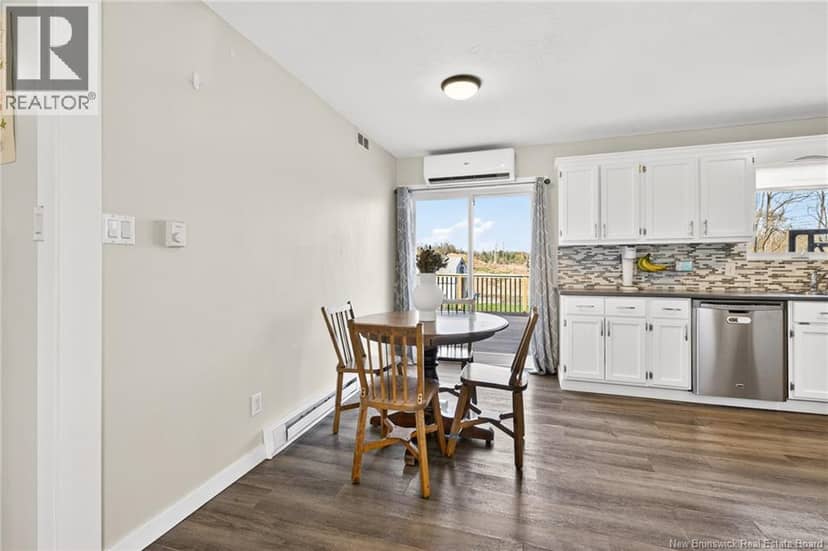 205 Thomas Street — photo 15 of 34