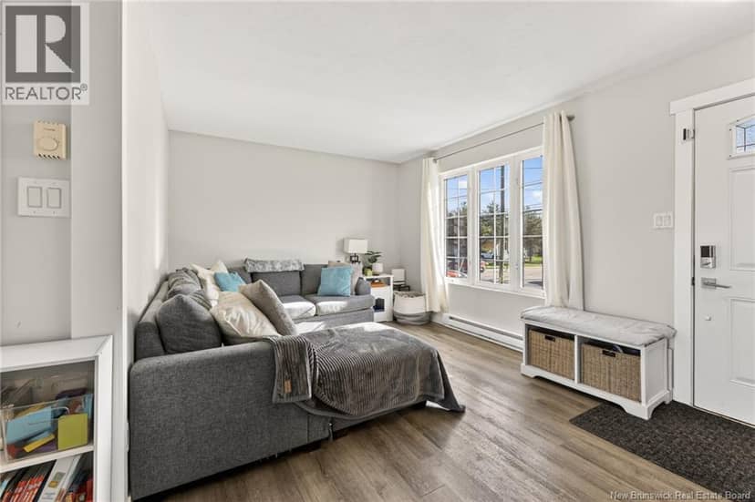 205 Thomas Street — photo 10 of 34