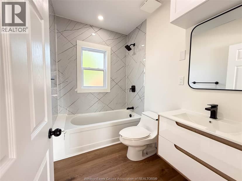 212 ERIE STREET North — photo 13 of 40