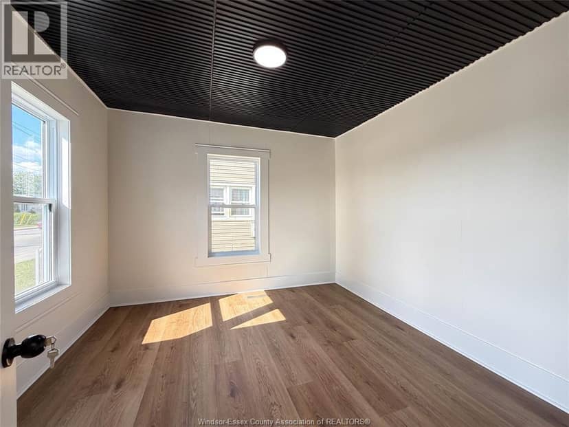 212 ERIE STREET North — photo 18 of 40