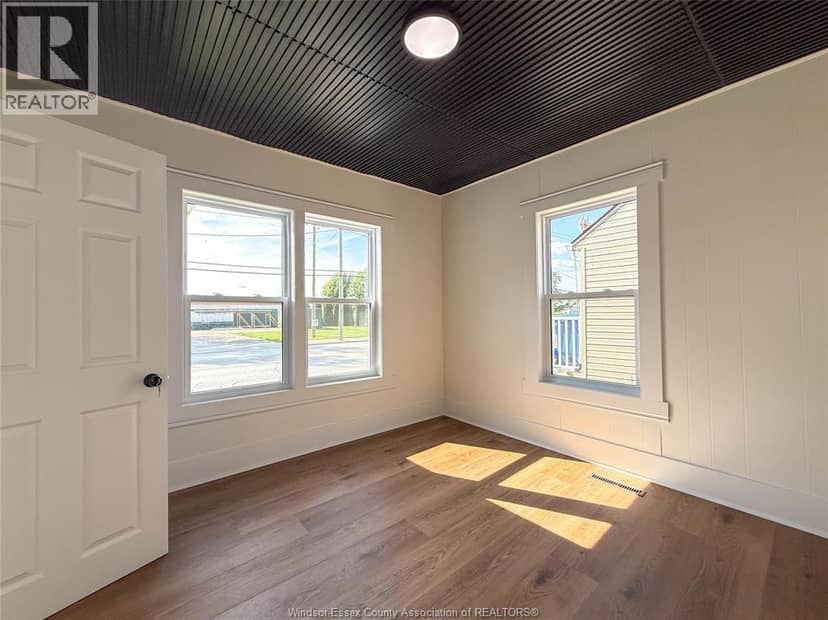 212 ERIE STREET North — photo 19 of 40