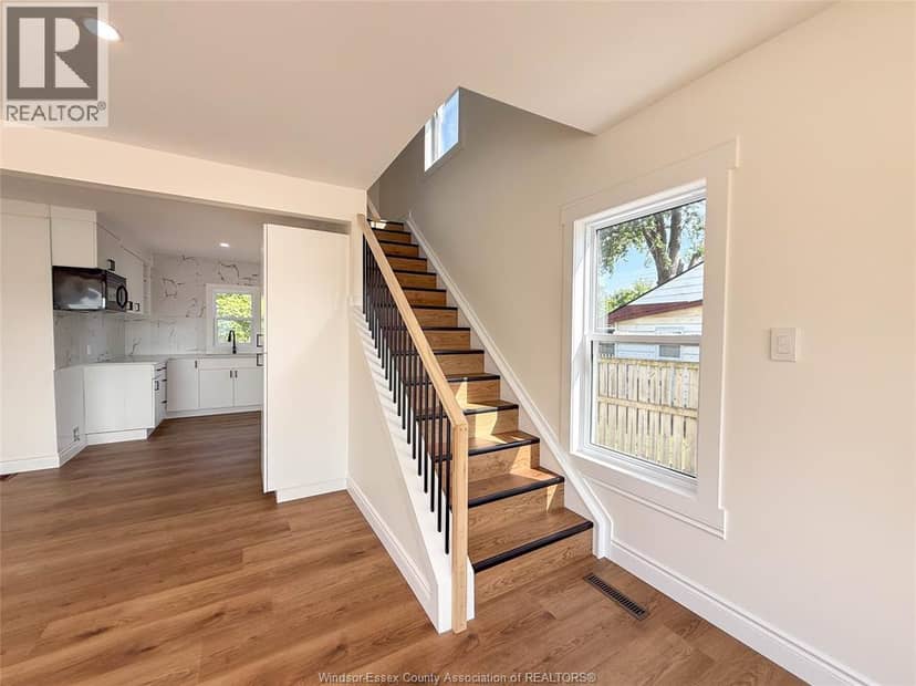 212 ERIE STREET North — photo 21 of 40