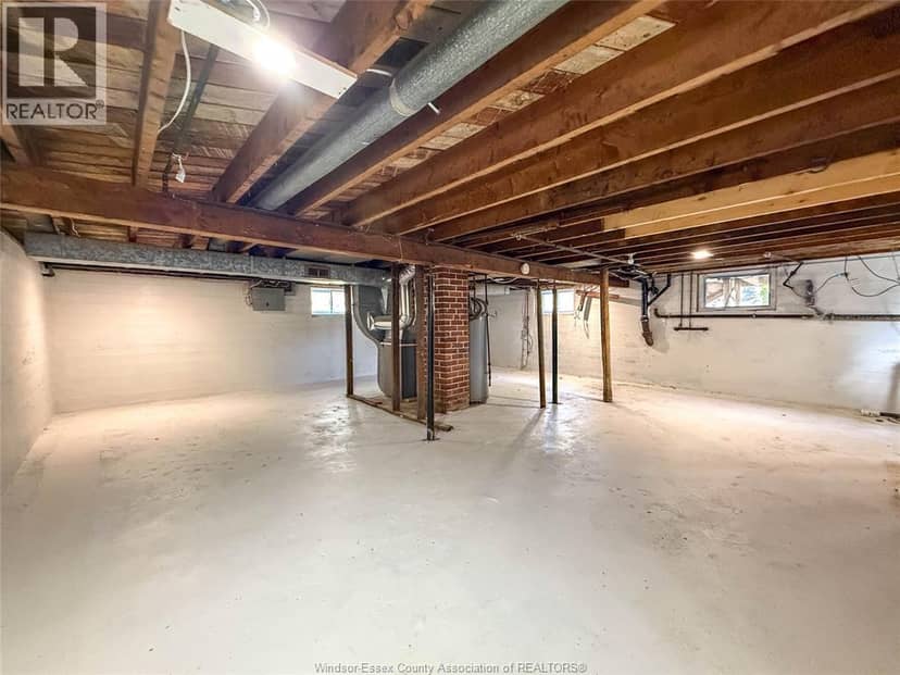 212 ERIE STREET North — photo 31 of 40