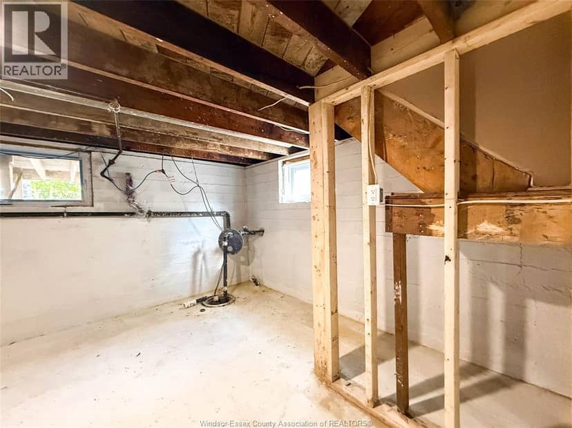 212 ERIE STREET North — photo 33 of 40